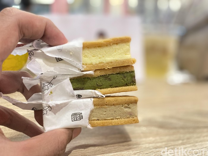 Cheesecake sando