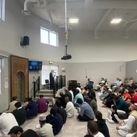 “Happy Eid Adha from our family to yours. Mohon maaf lahir dan batin. Missing our family so much, especially the girl on the last slide,” tulis keterangan ungghan tersebut. Foto: Instagram/@cindyfatikasari18