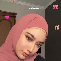 Dalam slide terakhir unggahannya itu terlihat potret putri pertama Cindy Fatikasari dan Tengku Firmansyah, Tengku Anataya. Sudah menikah, Tengku Anataya tak ikut pindah bersama kedua orangtuanya ke Kanada. Foto: Instagram/@cindyfatikasari18