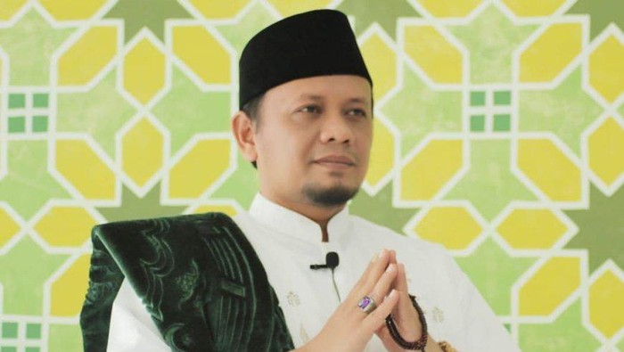 Dokumentasi pribadi Dr. M. Hasan Chabibie