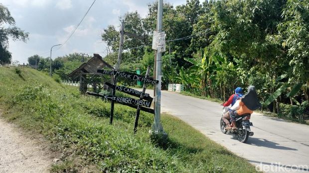 Dukuh Pencol Tuban yang justru lebih dekat diakses dari Bojonegoro.
