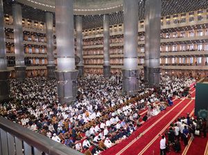 Wisata Religi Saat Ramadan: Berkunjung ke 5 Masjid Terbesar di Indonesia