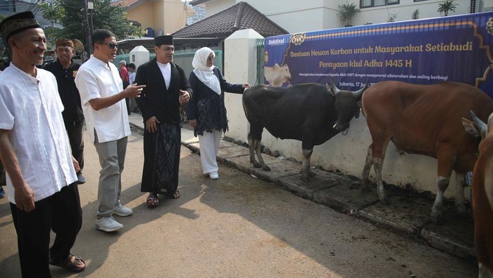 Idul Adha, Indofood Salurkan Bantuan Hewan Kurban Dalam rangka memperingati Hari Raya Idul Adha 1444 Hijriah, Indofood menyalurkan bantuan hewan kurban. Hewan yang disumbangkan berupa sapi, domba dan kambing.