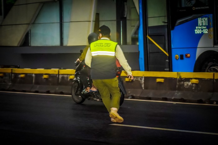 Pelaku Jambret di CFD Sudirman Kabur Kencang Tanpa Pelat Belakang, Tantang Satpol PP