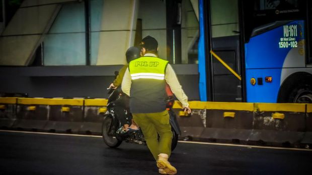 Jambret di CFD Jl Jenderal Sudirman-MH Thamrin, Jakarta, 16 Juni 2024. (Fotografer: Roni Asnan)