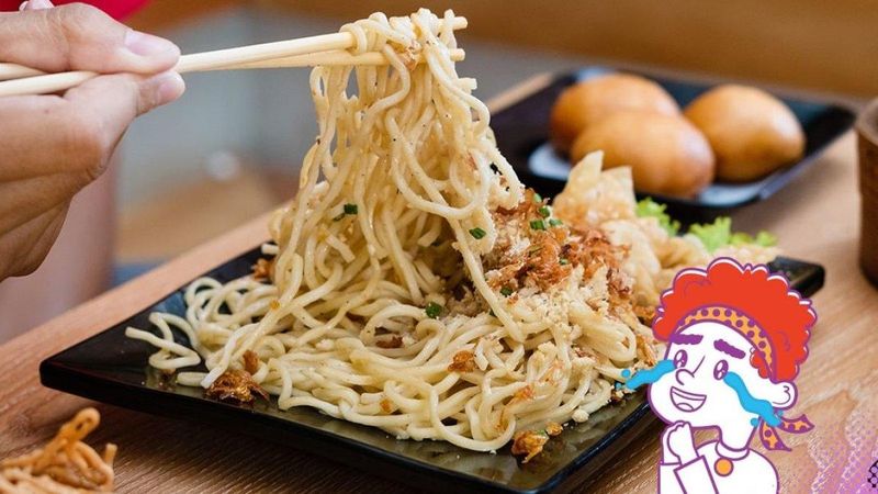 Jokowi Kulineran di Semarang, Jajan Mie Ayam Rp 10 Ribu di Wizz Mie