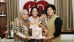 Begini Gaya  Kris Dayanti saat Blusukan di Pasar dan Makan Soto