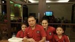 Begini Gaya  Kris Dayanti saat Blusukan di Pasar dan Makan Soto