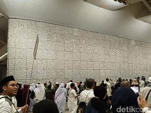 Memerangi Ego Pribadi dengan Lempar Jumrah Aqobah
