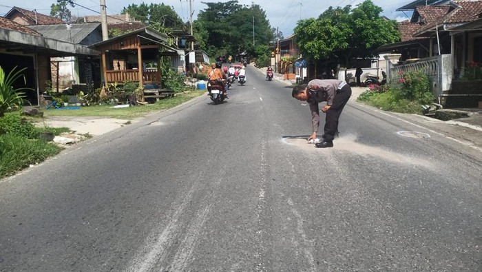 Lokasi kecelakaan adu banteng motor menewaskan 2 korban di Mojokerto.