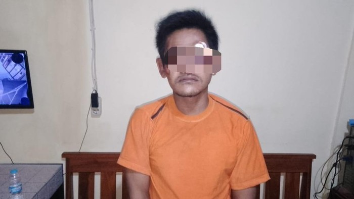 Maling Mojokerto dihajar massa