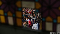 Diketahui Masjid Cut Meutia membagikan 1600 kupon untuk warga yang ingin mendapatkan daging.