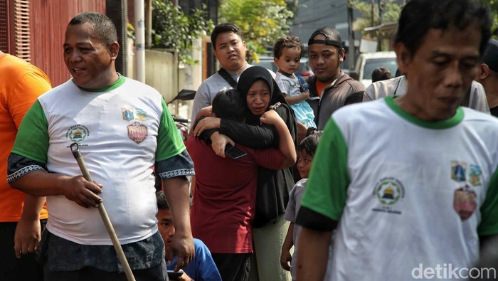 Mengintip Proses Pemotongan Hewan Kurban di Jakarta Selatan Perayaan Idul Adha diiringi dengan penyembelihan hewan kurban. Hewan kurban itu bisa berupa, sapi, kambing atau domba. Begini pemotongan kurban di Jaksel.