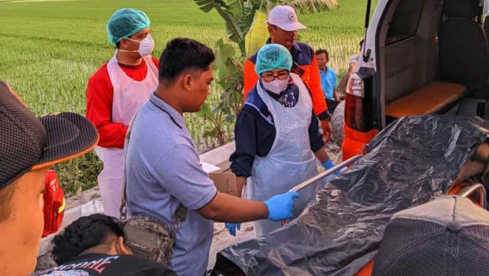 N (53) pria warga Dusun Niten, Desa Pogung, Kecamatan Cawas, Klaten ditemukan meninggal dunia di jalan persawahan Kecamatan Karangdowo, Klaten.
