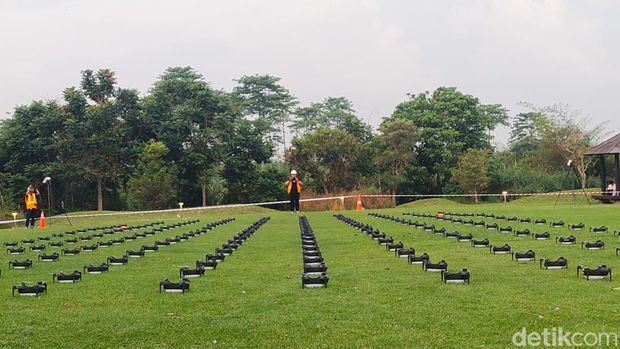 Persiapan penerbangan drone di Padalarang