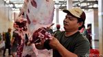 Melihat Puluhan Hewan Kurban Dipotong di RPH Surabaya