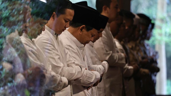 Keharmonisan dan Kebersamaan dalam Shalat Idul Adha Bersama Prabowo di Hambalang