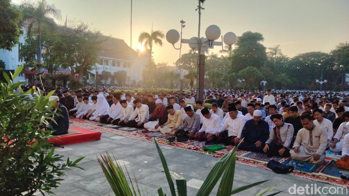 Salat Id Balai Kota Surabaya