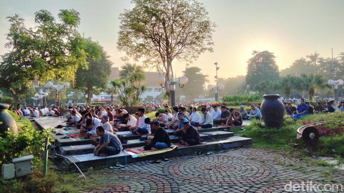 Salat Id Balai Kota Surabaya