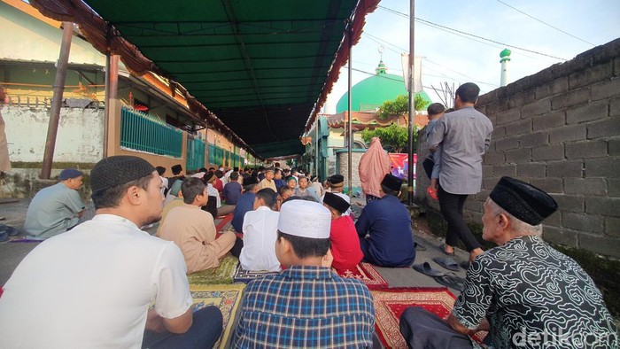 Salat Id di Masjid Fisabilillah Palembang.