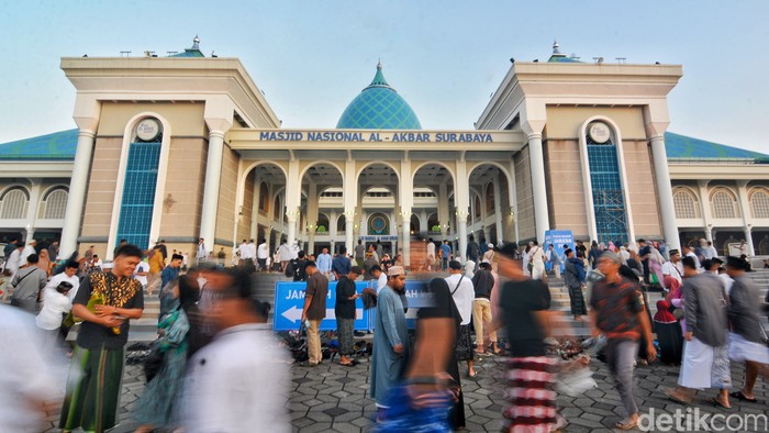 Salat Id Masjid Al-Akbar Surabaya