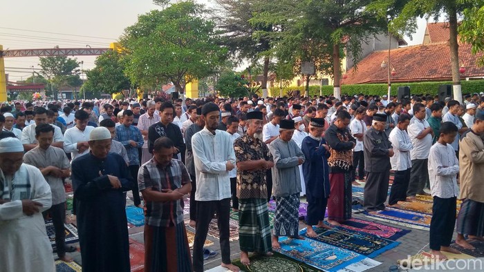 Salat Idul Adha dan salat gaib di taman lampion Kota Klaten, Senin (17/6/2024).