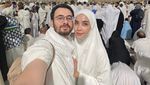 Mabrur! Senyum Semringah 12 Selebritas Jalani Ibadah Haji Bareng Pasangan