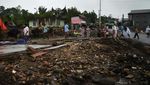 Potret Warga Salat Idul Adha di Lokasi Banjir Bandang Lahar Dingin Merapi