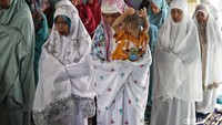 Hari ini umat Muslim merayakan salah satu hari besar keagamaannya, yaitu Idul Adha. Biasanya, masyarakat mengenalnya dengan Lebaran Haji atau Idul Qurban.