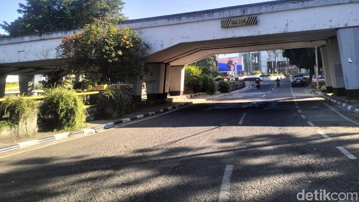 Suasana pagi Kota Bandung.