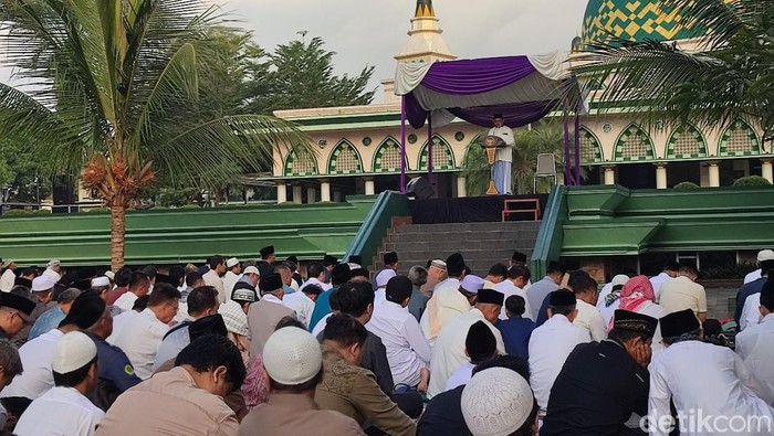 Suasana salat Idul Adha di Alun-alun Ciamis