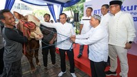 Tema yang diambil oleh BTN dalam perayaan Idul Adha tahun ini adalah ”BTN Berkurban, Berakhlak dan Peduli dengan menebarkan hewan kurban sebanyak 460 ekor yang terdiri dari 270 ekor Sapi dan 190 ekor kambing ke seluruh Indonesia.