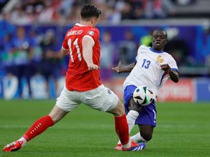 NGolo Kante nih, Bos!