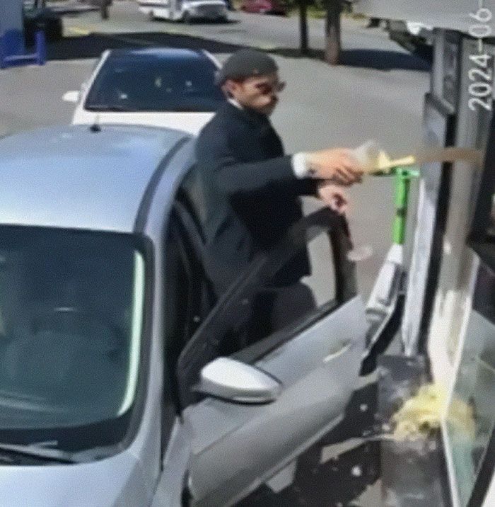 Kacau! Barista dan Pelanggan Kafe Ribut di Jendela Drive Thru