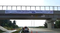 Pengguna tol diminta mengecek kecukupan saldo kartu uang elektronik sebelum berkendara, termasuk kondisi fisik kartu jangan sampai rusak.