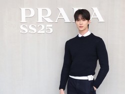 Byeon Woo Seok Eksis di Fashion Show Prada, Penampilannya Tuai Sorotan