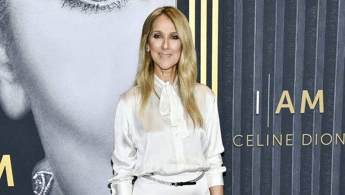 Celine Dion di Pemutaran Perdana I Am: Celine Dion Celine Dion, right, and son René-Charles Angélil attend the Amazon MGM Studios special screening of I Am: Celine Dion at Alice Tully Hall on Monday, June 17, 2024, in New York. (Photo by Evan Agostini/Invision/AP)