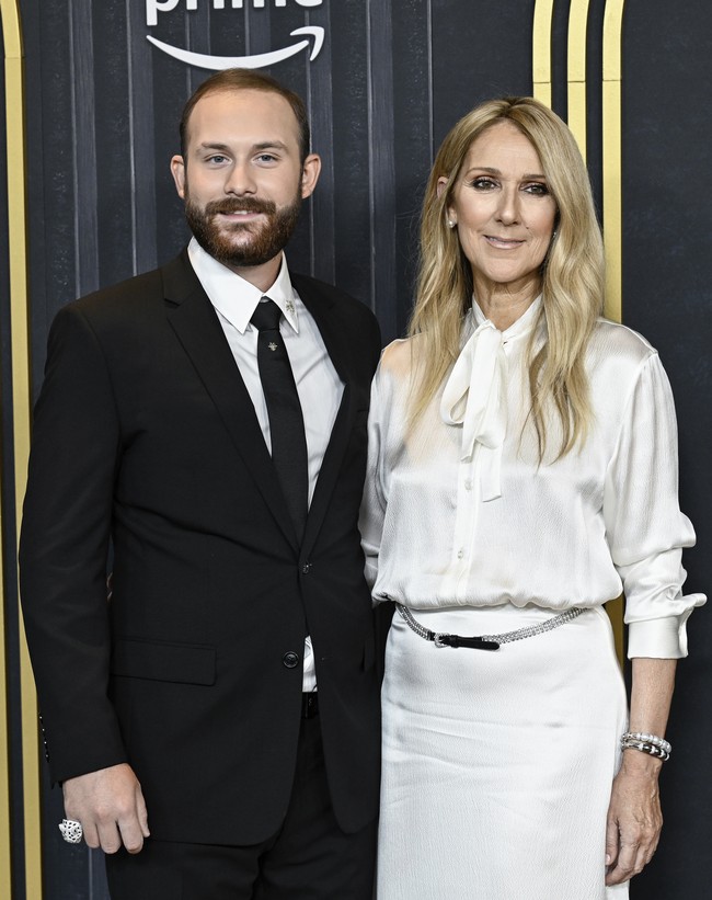 Senin (17/6/2024) menjadi hari yang spesial bagi Celine Dion karena acara pemutaran perdana film dokumenternya digelar di New York City, AS. Ia menghadiri momen spesial tersebut bersama putra sulungnya yang jarang muncul di hadapan publik. (Foto: Evan Agostini/Invision/AP)