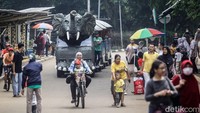 Taman Margasatwa Ragunan atau Ragunan Zoo jadi salah satu destinasi favorit keluarga di saat libur panjang, termasuk saat Hari Raya Idul Adha seperti sekarang.