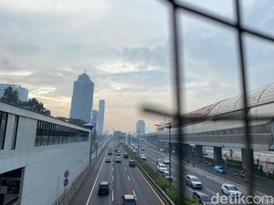 Jakarta Buka Opsi PJJ Jika Kualitas Udara Memburuk Imbas Asap Karhutla