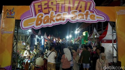 Meriahnya Festival Bakar Sate di Kota Mojokerto