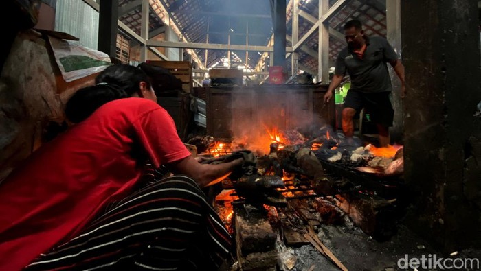 Jasa membakar kepala hingga kaki hewan kurban di Bojonegoro Jasa membakar kepala hingga kaki hewan kurban di Bojonegoro