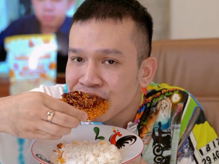 Jordi Onsu Mukbang Ayam Geprek hingga Ngopi Cantik