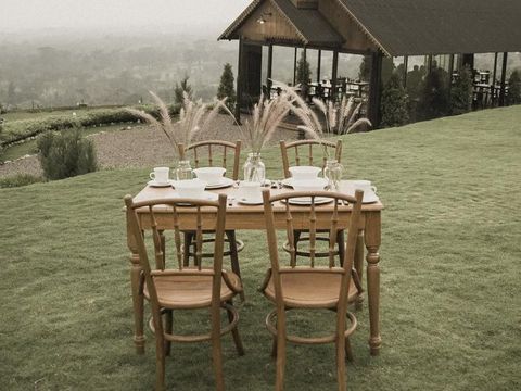 Kafe outdoor di Pasuruan: The Olive Branch.