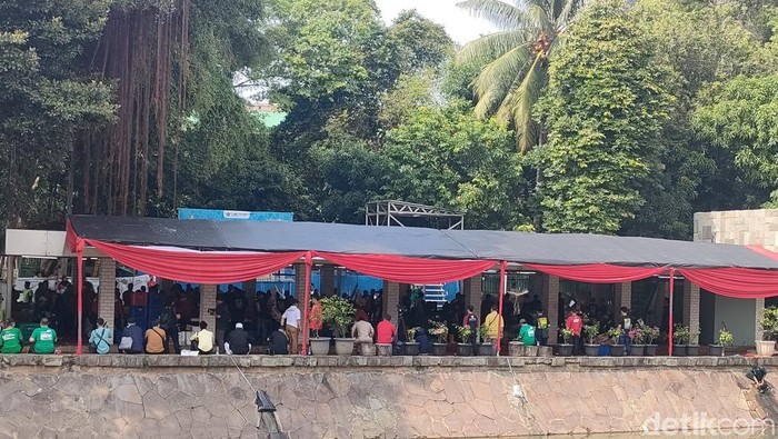 Lokasi penyembelihan hewan kurban di Masjid Istiqlal dekat dengan sungai. (Dwi R/detikcom)