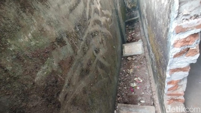 Makam pejuang yang ditemukan di Tanggul, Jember