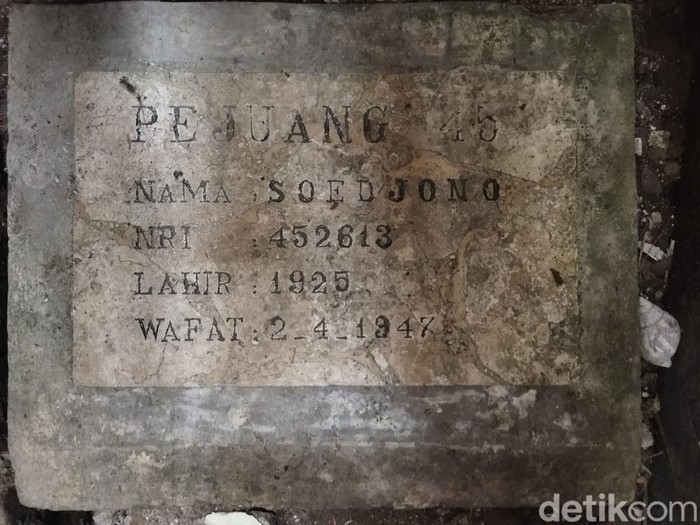 Makam pejuang yang ditemukan di Tanggul, Jember