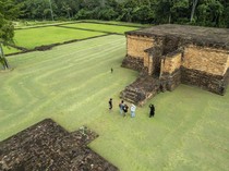 Mengunjungi Kawasan Pendidikan Buddha Terbesar di Asia