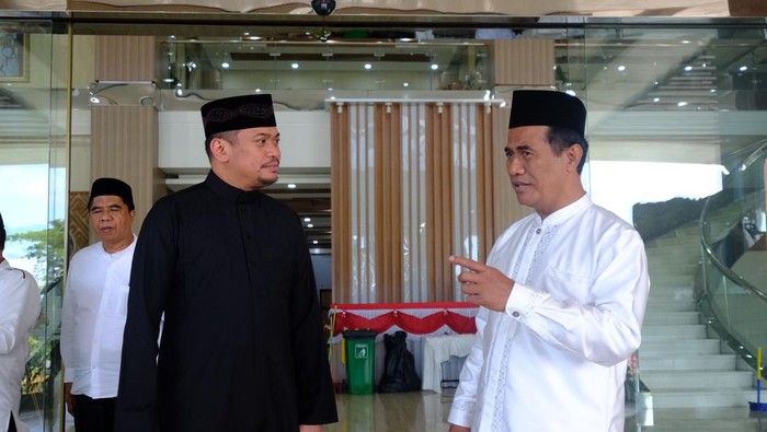 Menteri Pertanian Amran Sulaiman bersama Bupati Gowa Adnan Purichta Ichsan.