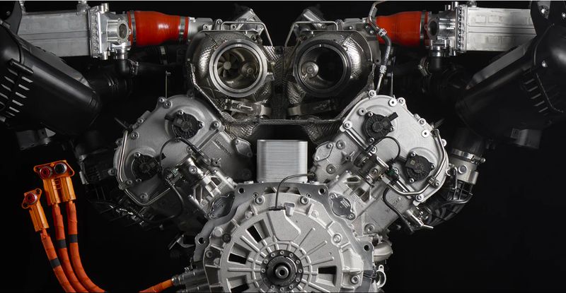 Mesin Hybrid V8 Twin-Turbo Lamborghini 634